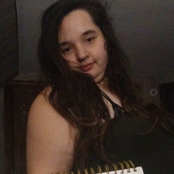 Meet your Posher, Katelyn - Picture 7 of 7